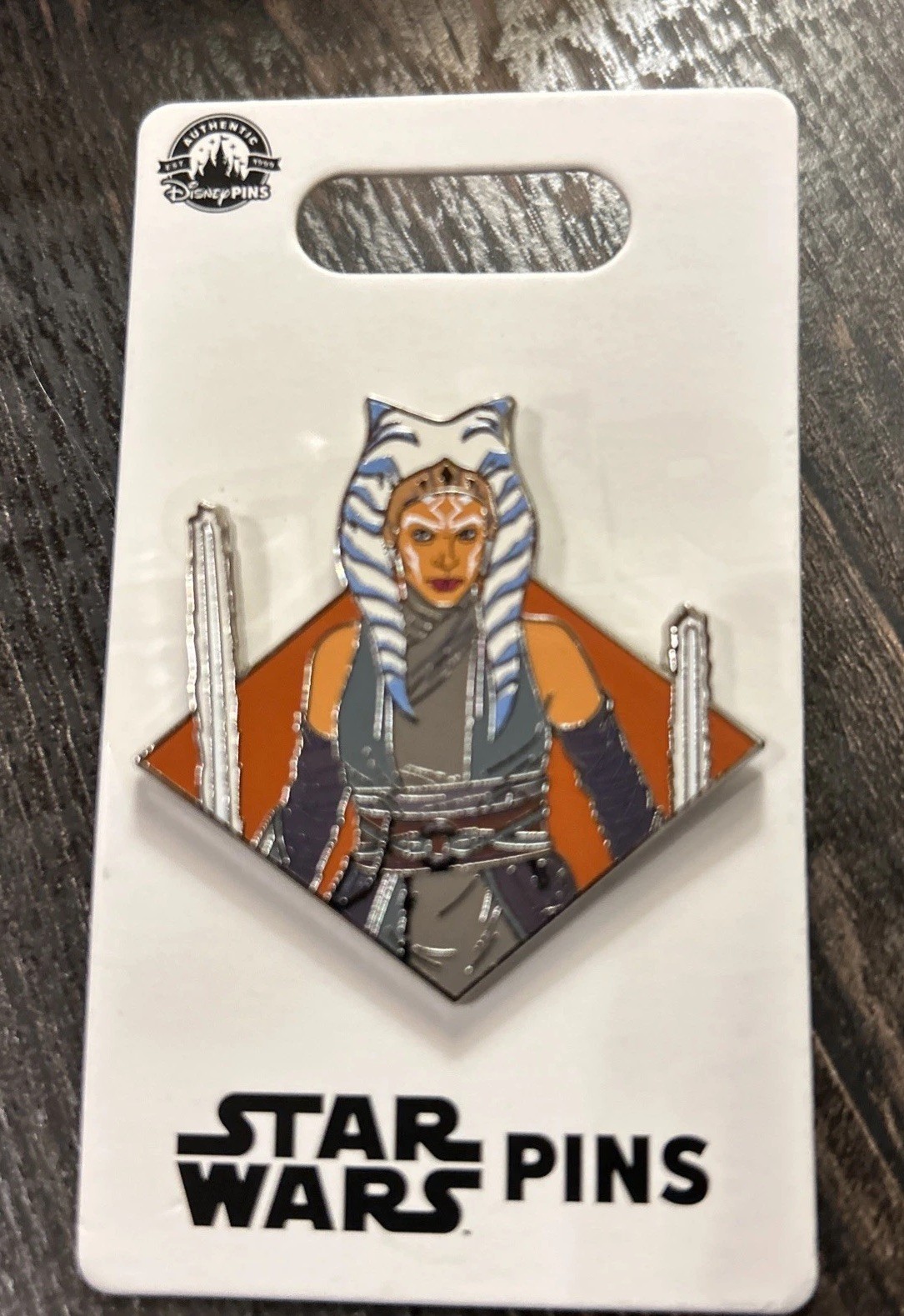 Disney Parks - Ashoka - Lightsaber - Star Wars - Disney Pin NEW