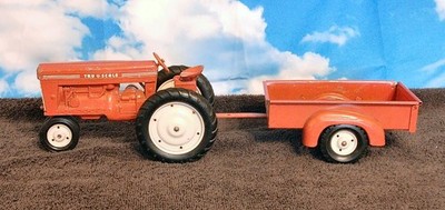 Vintage Tru-Scale metal toy tractor & 2-wheel utility trailer set from the 1960s