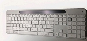 Logitech - Signature Slim Solar+ K980 for Mac Wireless Bluetooth Solar and Ar...