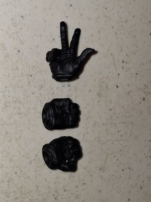 Mezco Advent Calendar Cuzin Eddi, One:12 Scale holiday gomez 3 Black Hands