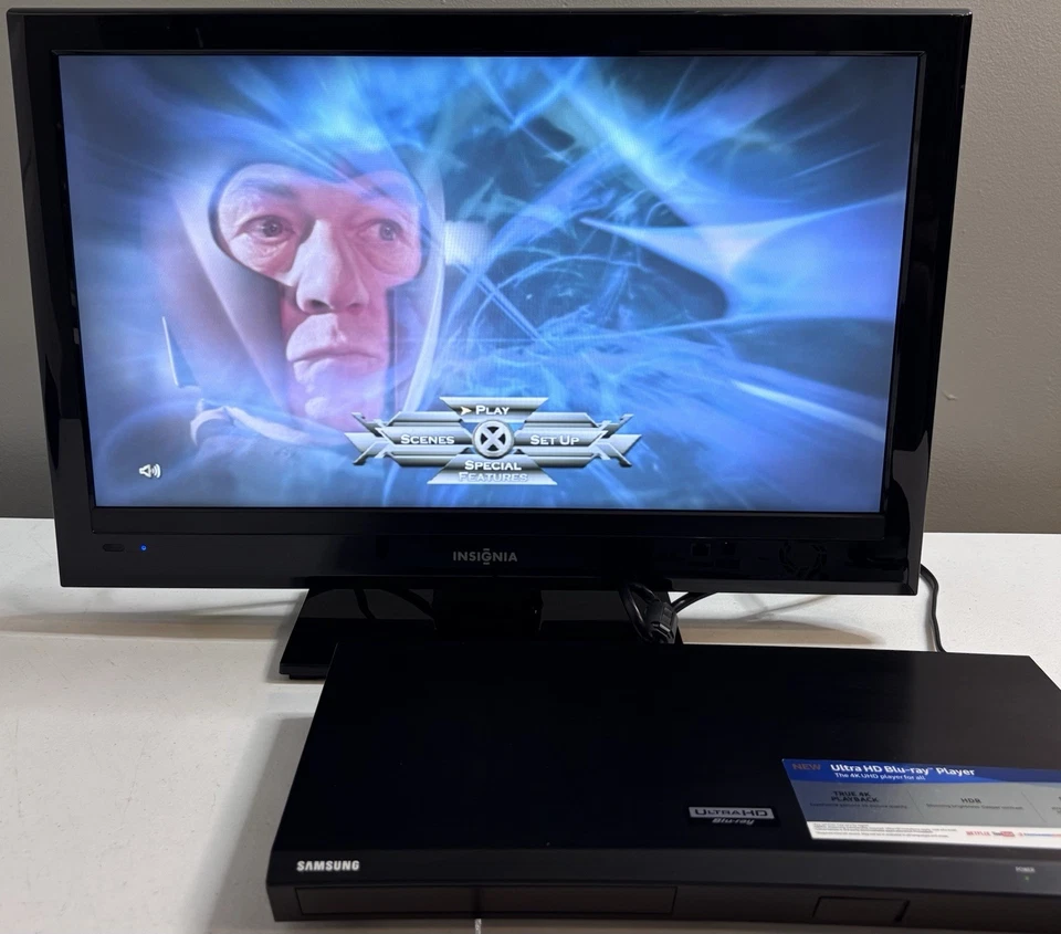 Insignia NS-24E730A12 - 24 inch LED - LCD TV - Vintage Retro Gaming - No Remote - Image 4 of 4