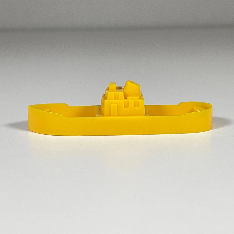 Винтажная пластиковая мини-игрушка лодка желтая карманная игрушка Западная Германия 1960–70-е - Изображение 2 из 4
