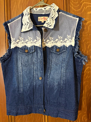 Scully Women's L Blue Floral Lace Collar Sleeveless Button Front Vest