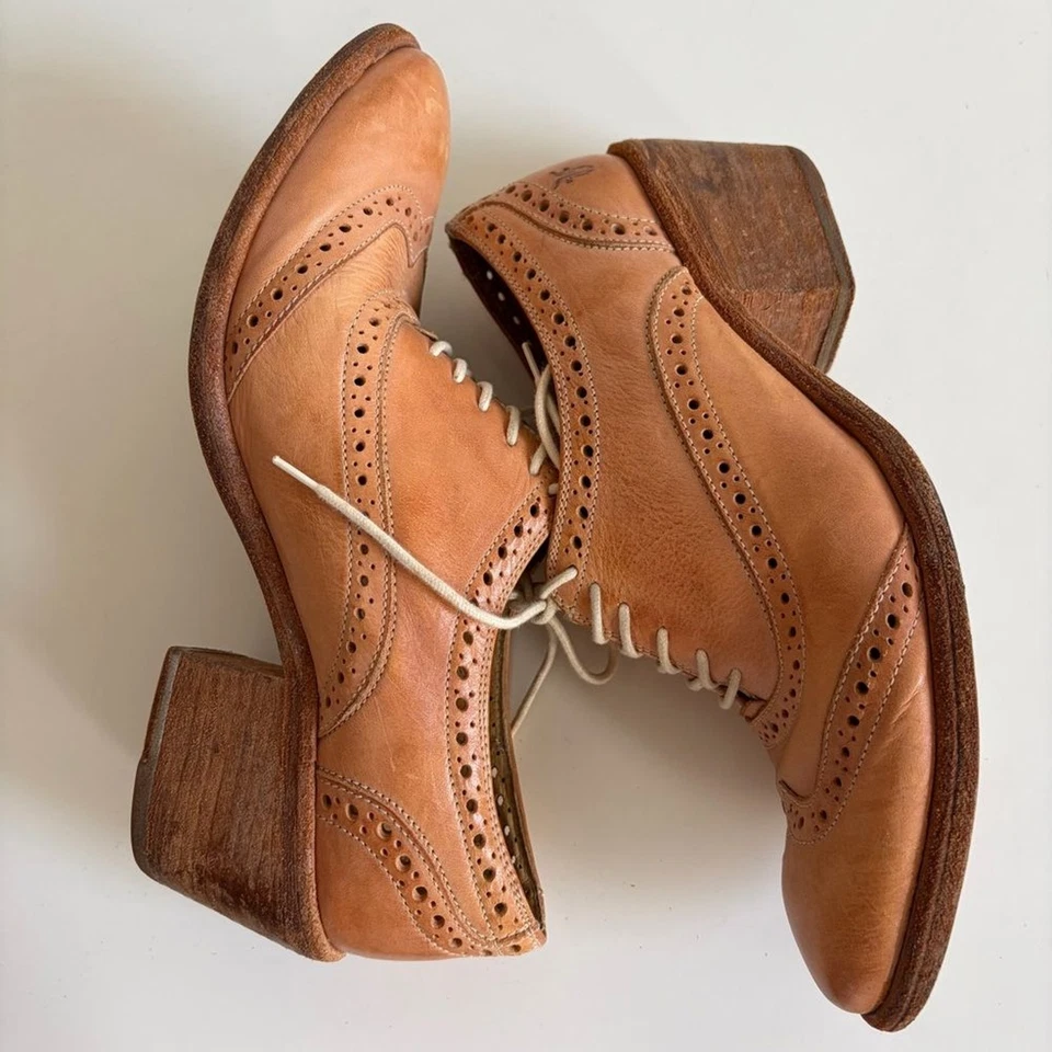 Zapatos para mujer Frye Oxford Maggie punta de ala perforada de cuero talla 9B Foto 3 de 4