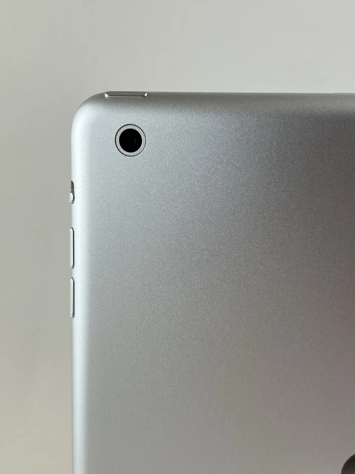 Apple iPad Mini 1st Generation 7.9 Inch Tablet Wifi 16GB Storage Space Grey 2012 - Image 4 of 4