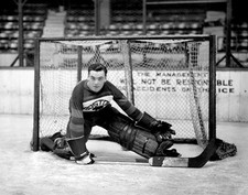 Tiny Thompson Boston Bruins 8x10 Photo