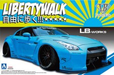 Nissan GT-R R35 LB Works TOYO Tires 1:24 model kit kit kit di montaggio Aoshima 054024