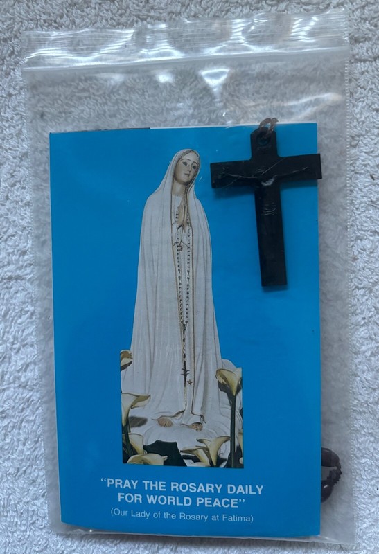 Prayer Pamphlet & Rosary: "Pray the Rosary Daily For World Peace" ***NEW***