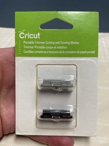 New Cricut Portable Trimmer Cutting & Scoring Blades 2002676