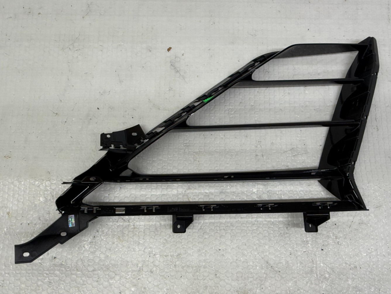 Lamborghini Urus 2023-2025 Front Left Bumper grille
