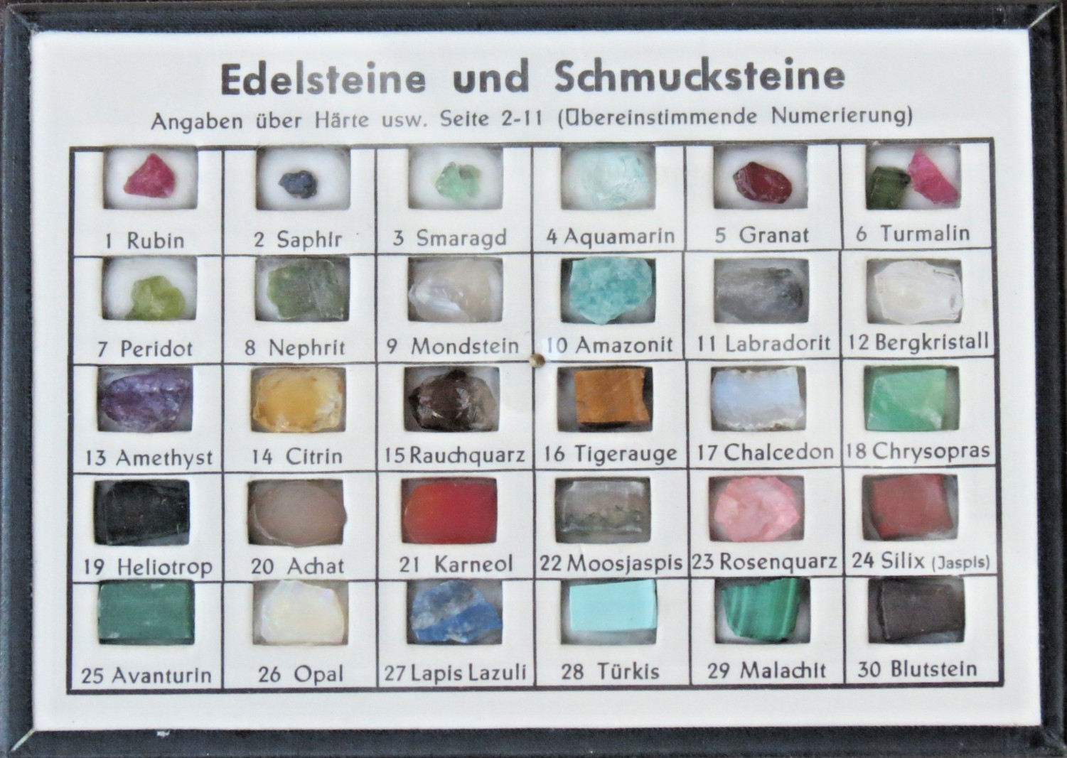 30 echte Edelsteine und Schmucksteine (kleine Edelsteinkunde im Original-Etui)