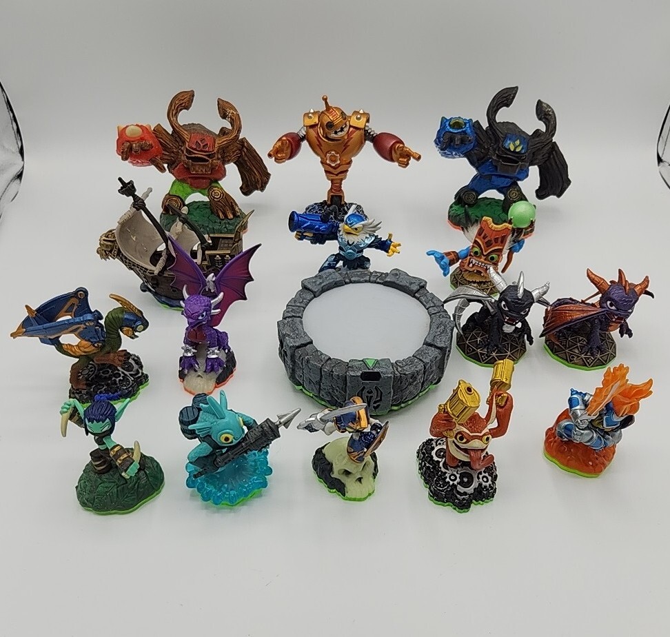 Lot Of 15 Skylanders Figures And Portal | eBay