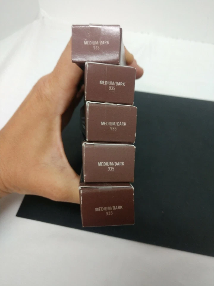 (5) SALMA HAYEK NUANCE ANGLED BROW PENCIL MEDIUM DARK 935 - Image 4 of 4