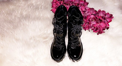 GUESS Sellur Platform Combat Boot SZ 