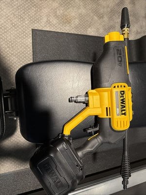 #ad DEWALT 20V MAX 550 PSI Cold Water Pressure Washer Tool only DCPW550B $50.00
