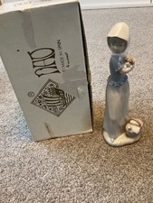 Lladro Nao girl figurine with dog #170 "protegiendo al perrito"