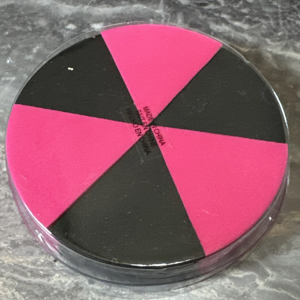 Aplicadores de esponja de maquillaje Avon triángulos negro y rosa NUEVO  Foto 2 de 4