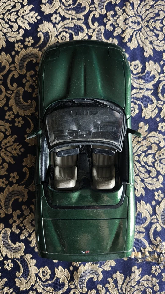 Bburago Chevrolet Corvette C5 Convertible 1:18 – ottime condizioni, completa - Immagine 3 di 4