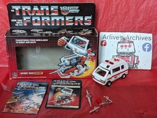 Vintage G1 Transformers RATCHET complete w box 1984