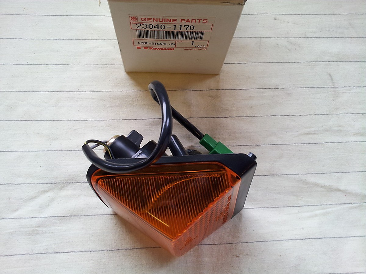 ZX600 Ninja GPZ 600 R & More, Rear L.H. Turn Signal