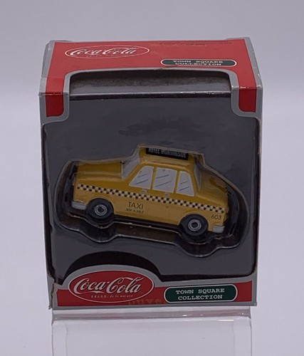 COCA COLA TOWN SQUARE ACCESSORY - TAXI CAB - ITEMS CG248201 - 2002 - Picture 2 of 4