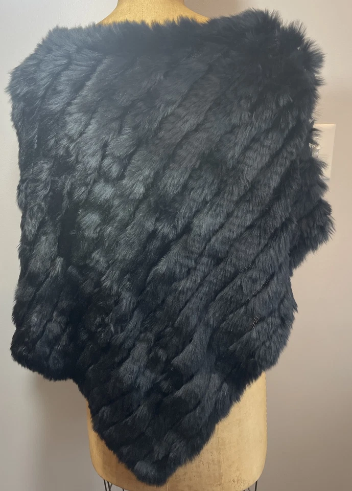 Chaqueta Poncho XOXO GENUINA Piel de Conejo Mujer Talla Única Negra De Colección Foto 3 de 4