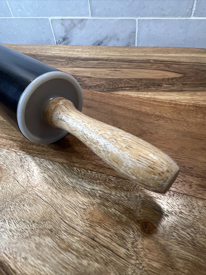 Rodillo de metal antiadherente Pyrex fácil de limpiar asas de madera Foto 3 de 4