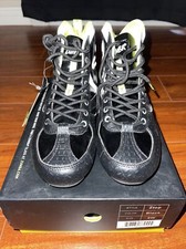 Zumba z-top dance fitness shoes Size 8W. NWT.