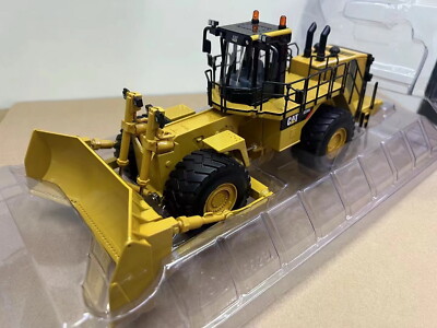 Diecast Masters 1/50 Scale CAT 854K Wheel Dozer Diecast Model Toy 85231C
