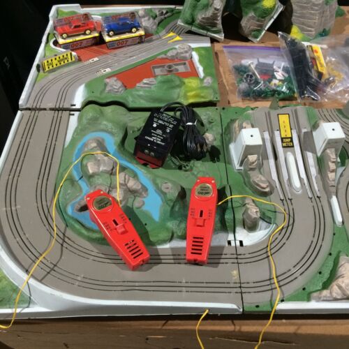 Original JAMES BOND Road Race Set BOX Gilbert 007 Slot Car For REPAIR - Picture 7 of 24