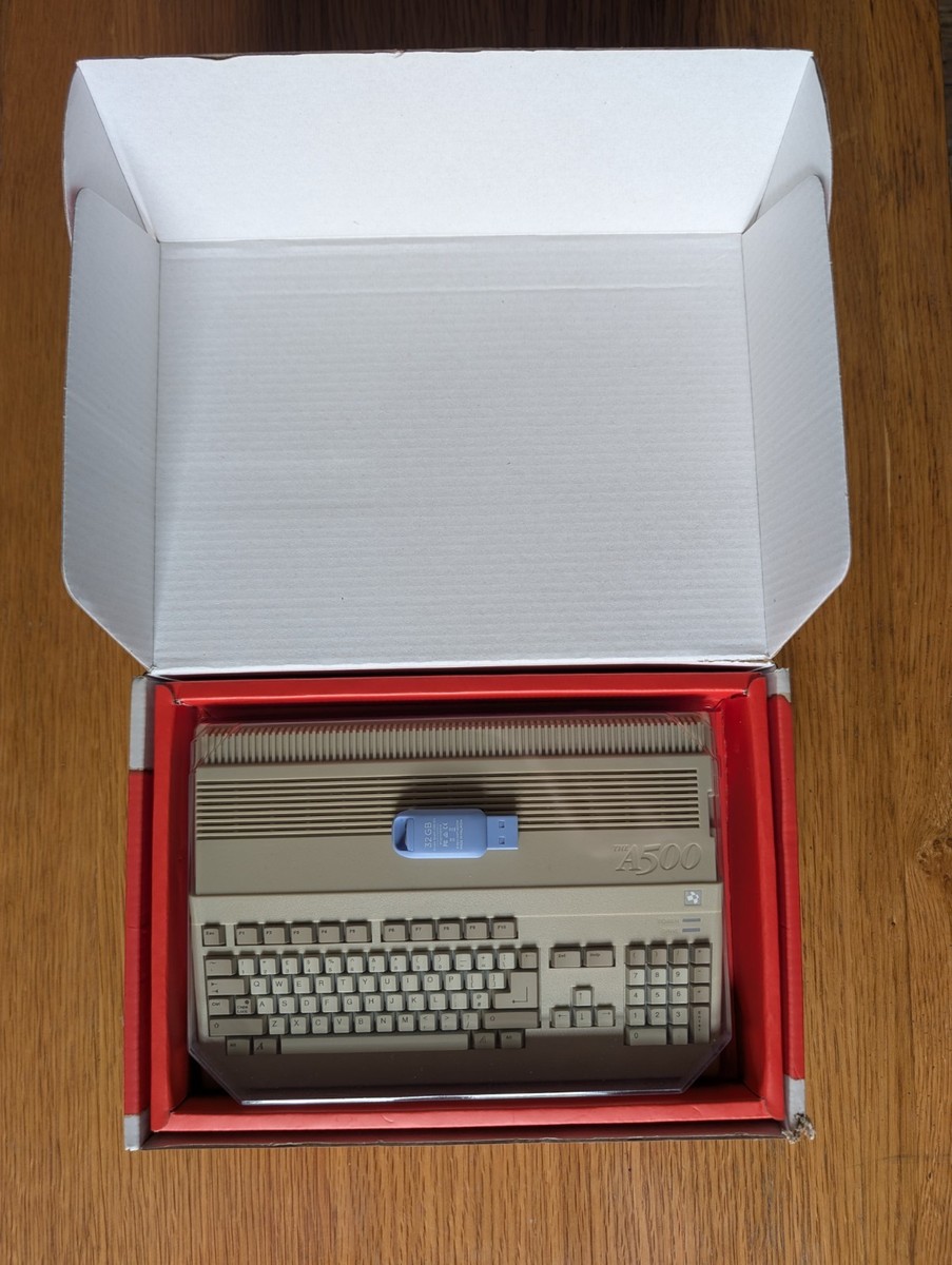 D*e様 Commodore Amiga A500 mini セット 71WONlSmFfL._UF1000,1000_QL80_.jpg