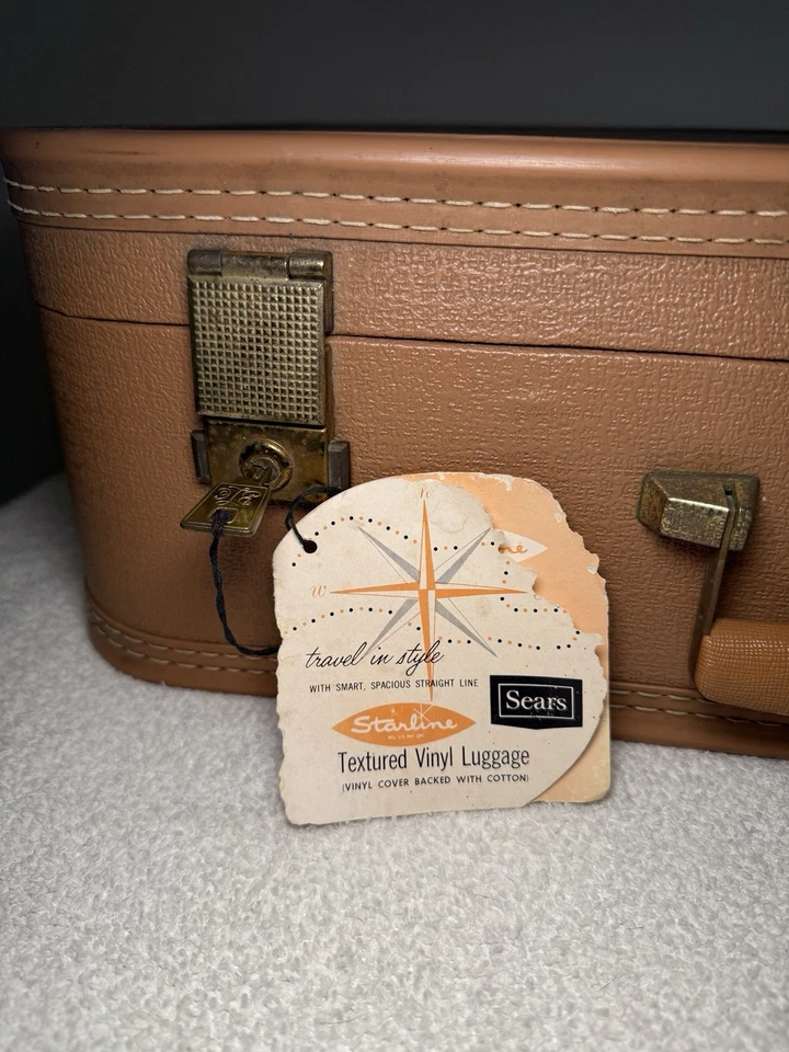 Vintage 50’s Red Starline Suitcase Luggage Large Size 21x14 Excellent Condition - Image 3 of 4