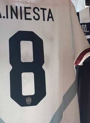 Vissel Kobe Iniesta Number 8 White Uniform Size L From Japan