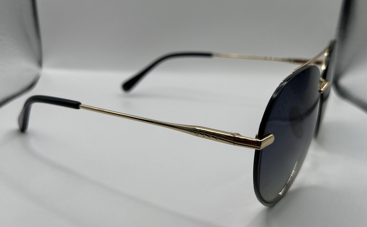 Authentic DIFF EYEWEAR LENOX SUNGLASSES Gold & Bl… - image 3