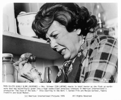 Ida Lupino reacts in total horror as she finds an earthworm that h- Old Photo