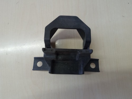 BMW X1 E84 2015 Halterung Kühler 7591647  Supporto Radiatore Inferiore