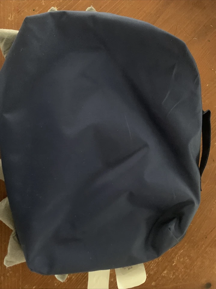 Escritorio de viaje Pottery Barn para niños dinosaurio regazo Foto 2 de 4