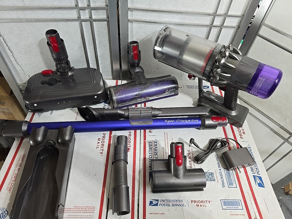 Dyson - mac Dyson V11 Torque Drive + Cordless Vacuum COMPLETE W Extra