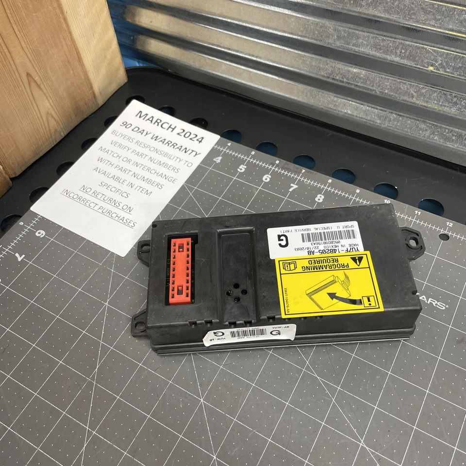 Ford Expedition Lincoln Navigator 1999 2002 módulo GEM 4x4 OEM YU7F-14B205-AB Foto 4 de 4