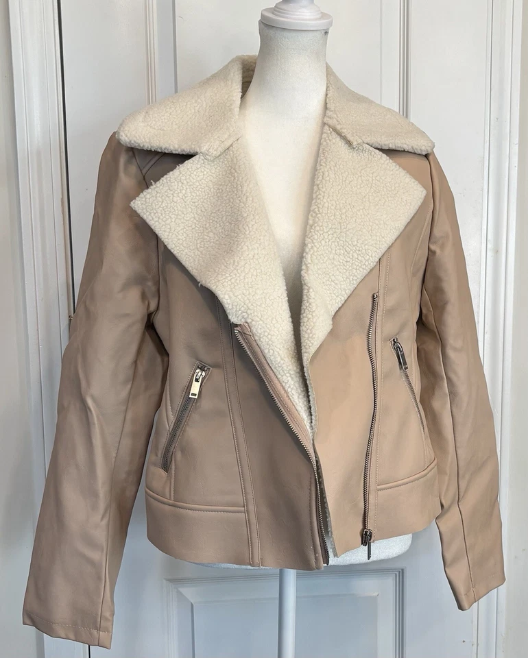 CHARLOTTE RUSSE 女式人造皮革摩托夹克 M 粉色羊毛衬里拉链口袋 — 第 2/4 张图片