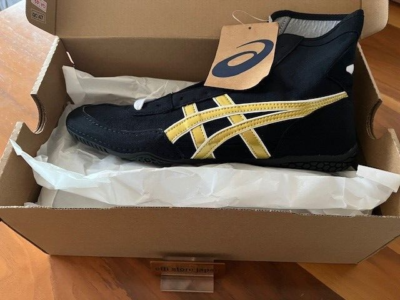 ASICS Wrestling Shoes 1083A001 Black x gold white edge Successor