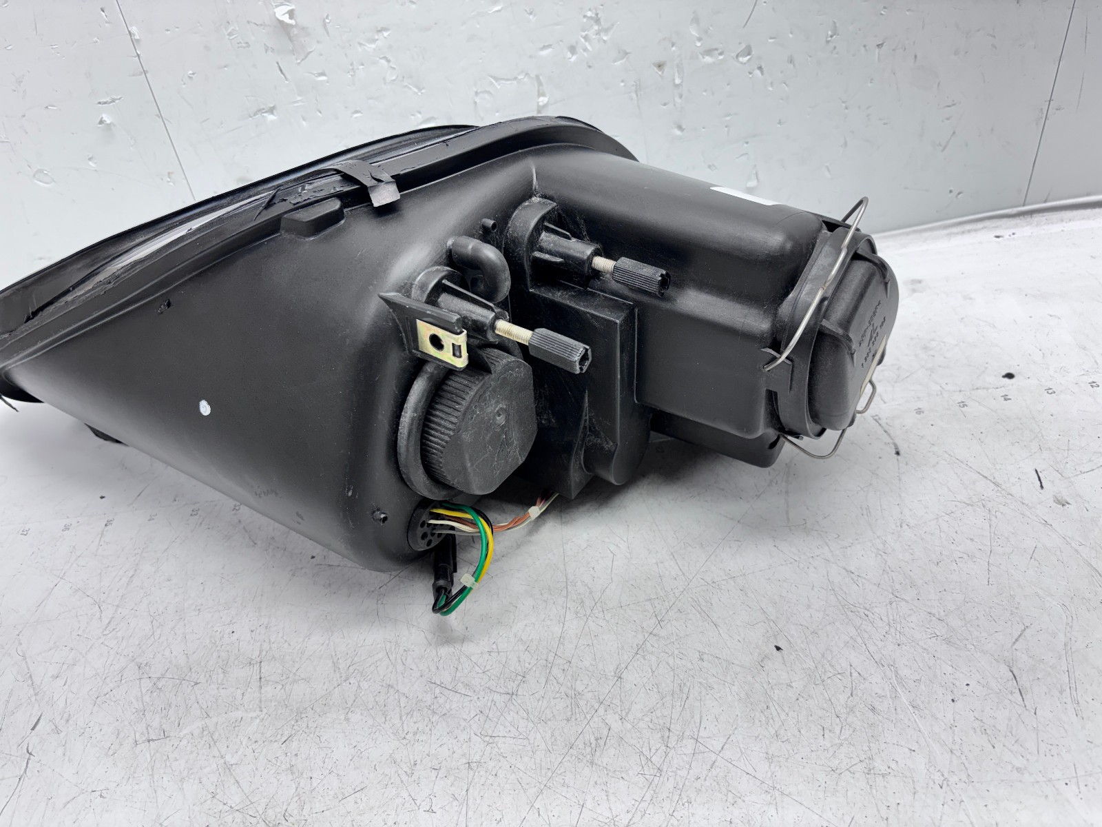 2005-2007 Maserati Spyder 4200 Xenon Hid Front Right OEM Headlight 41050748
