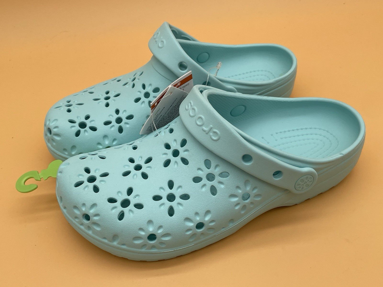 Sz 8 Women / J6 Crocs  Kids Classic Floral Cut Out Clog Shoes Sandals Aquamarine