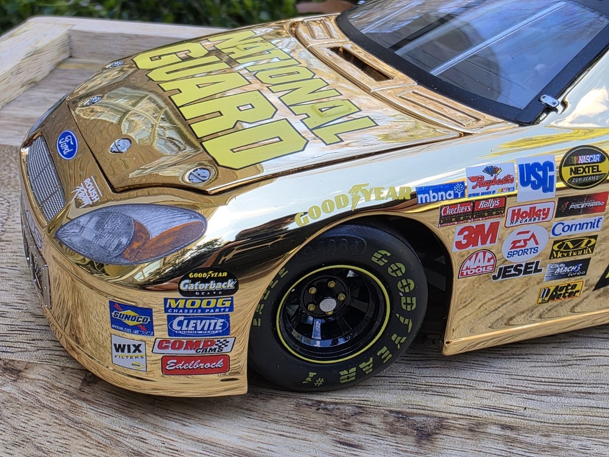 Greg Biffle #16 National Guard Gold Chrome Team Caliber Preferred