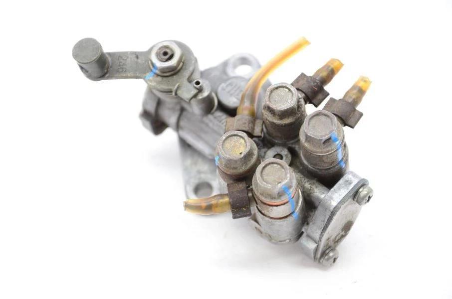 1986-1988 Mazda RX7 FC Convertible Oil Metering Pump - Imagem 4 de 4