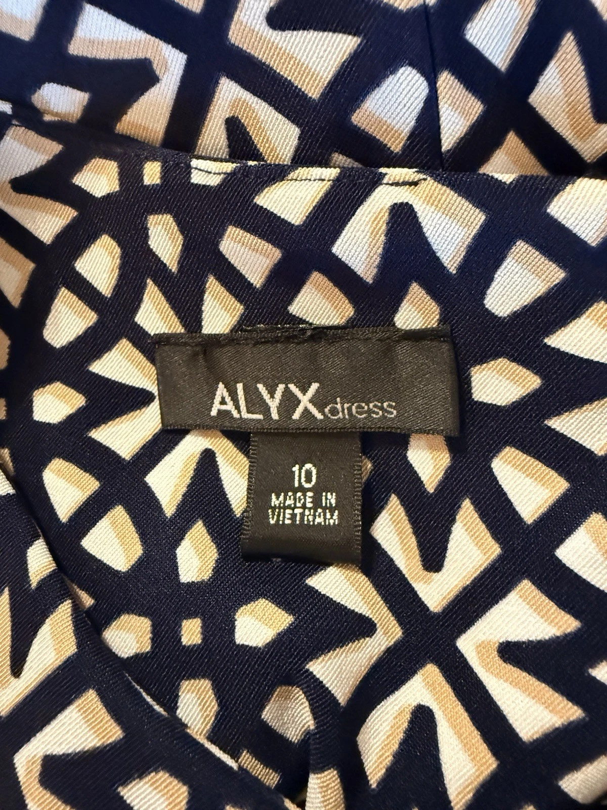 Tubino Alyx Navy Tan bianco stampa astratta taglia 10 abito cocktail lunghezza ginocchio zip