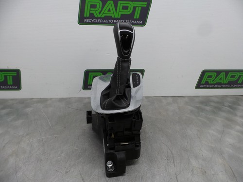 HOLDEN ASTRA GEAR STICK/SHIFTER BK, 5DR HATCH/WAGON, 09/16-12/20 16 17 18 19 20 - Picture 2 of 12