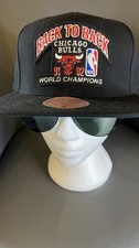 Mitchell & Ness Chicago Bulls Back to Back 91-92 World Champions Snapback