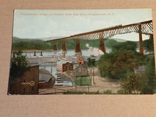 Poughkeepsie NY - HUDSON RIVER DAYLINER PIER & TRAIN BRIDGE - Postcard