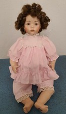 Poupée d'artiste poupée en porcelaine KKK Kim assise doll 36 cm collector rar...